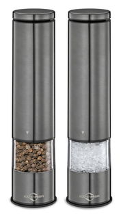 Zwei elegante Edelstahlmühlen für Pfeffer und Salz, frontal abgebildet. Die linke Mühle ist mit Pfefferkörnern gefüllt, die rechte mit grobem Salz.