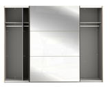 Schwebetürenschrank mit offenem Design, zwei seitlichen Fächern und einer mittleren Spiegeltür, Frontalansicht