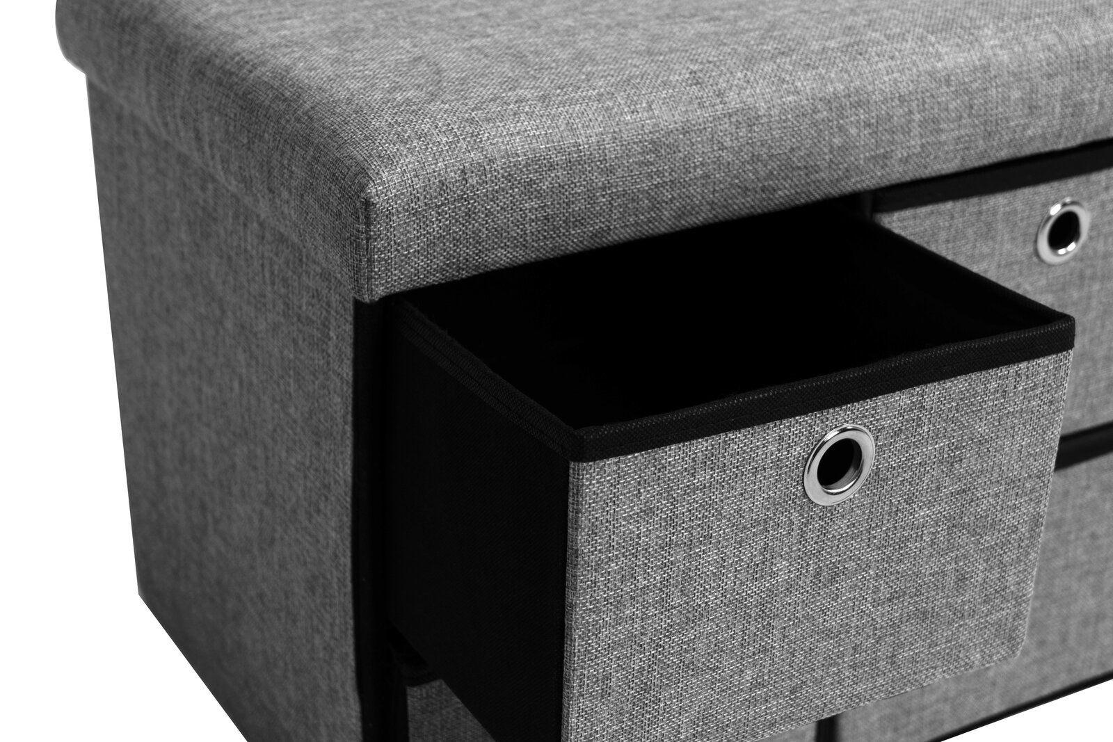 Z2 Bank mit Stauraum HALMSTADT Graue Bank mit Stauraum, Nahaufnahme von der Seite mit herausgezogenem Schubfach.