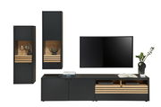 Moderne Wandkombination in Schwarz mit Holzdetails, bestehend aus zwei hohen Schränken und einem TV-Board, frontal abgebildet.