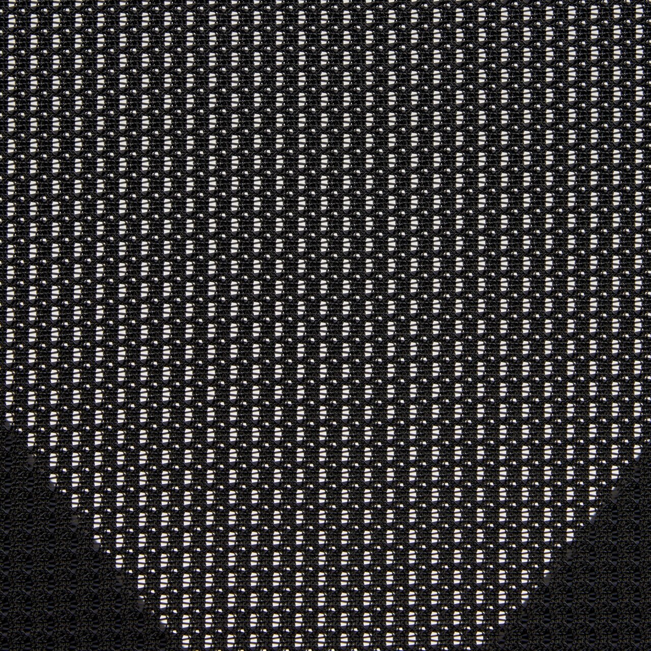 Nahaufnahme eines schwarzen Netzstoffs, der für einen Drehstuhl verwendet wird, aus der Vogelperspektive.