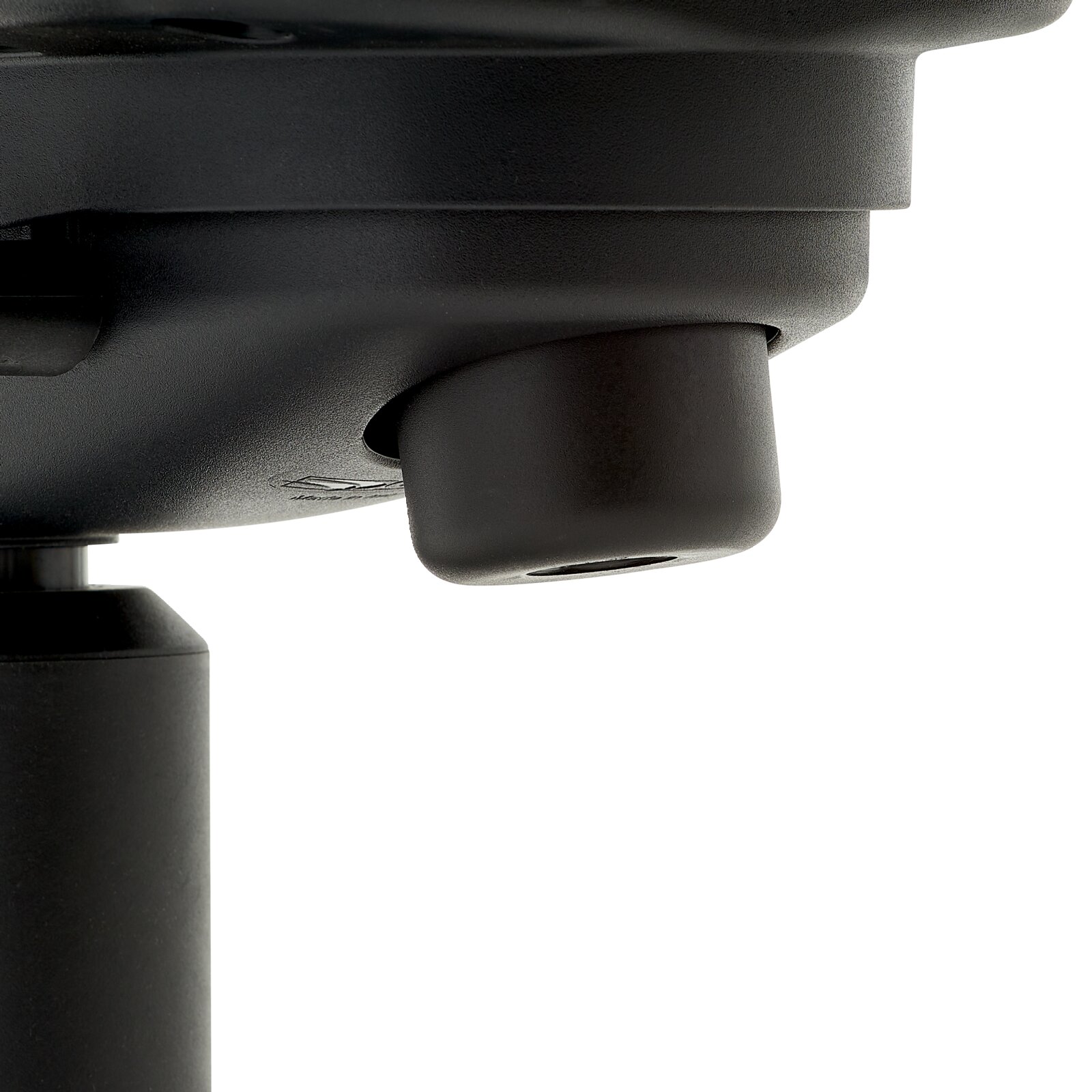 Close-up van de onderkant van een gamingstoel, met de nadruk op het mechanisme.