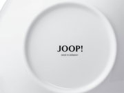 Rückansicht eines weißen Platztellers mit der Aufschrift 'JOOP! MADE IN GERMANY'.