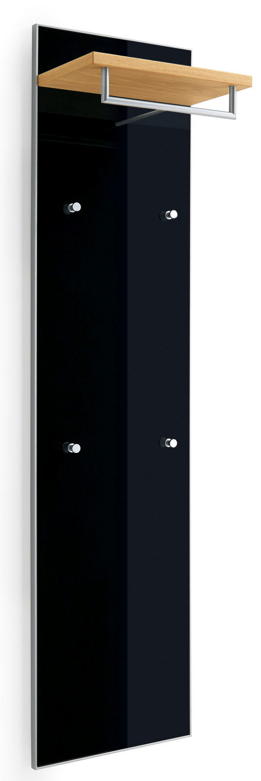 VOSS Garderobenpaneel SANTINA Modernes Garderobenpaneel mit schwarzer Oberfläche, vier Haken und einem Holzregal, seitliche Perspektive.