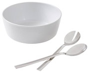 Weißes Salat-Set bestehend aus einer Schüssel und zwei Edelstahl-Salatbestecken, seitliche Perspektive