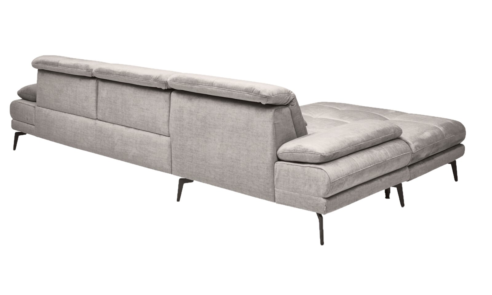 Rückansicht einer großen, modernen grauen Rundecke mit eleganten Metallfüßen.