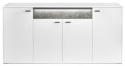 Weißes Sideboard mit vier Türen und dekorativem Einsatz, frontale Ansicht