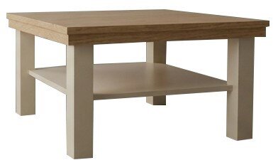 Rechteckiger Couchtisch mit brauner Holzoptik-Tischplatte, hellen massiven Beinen und Ablageboden, freigestellt auf weißem Hintergrund, Ansicht schräg von vorne