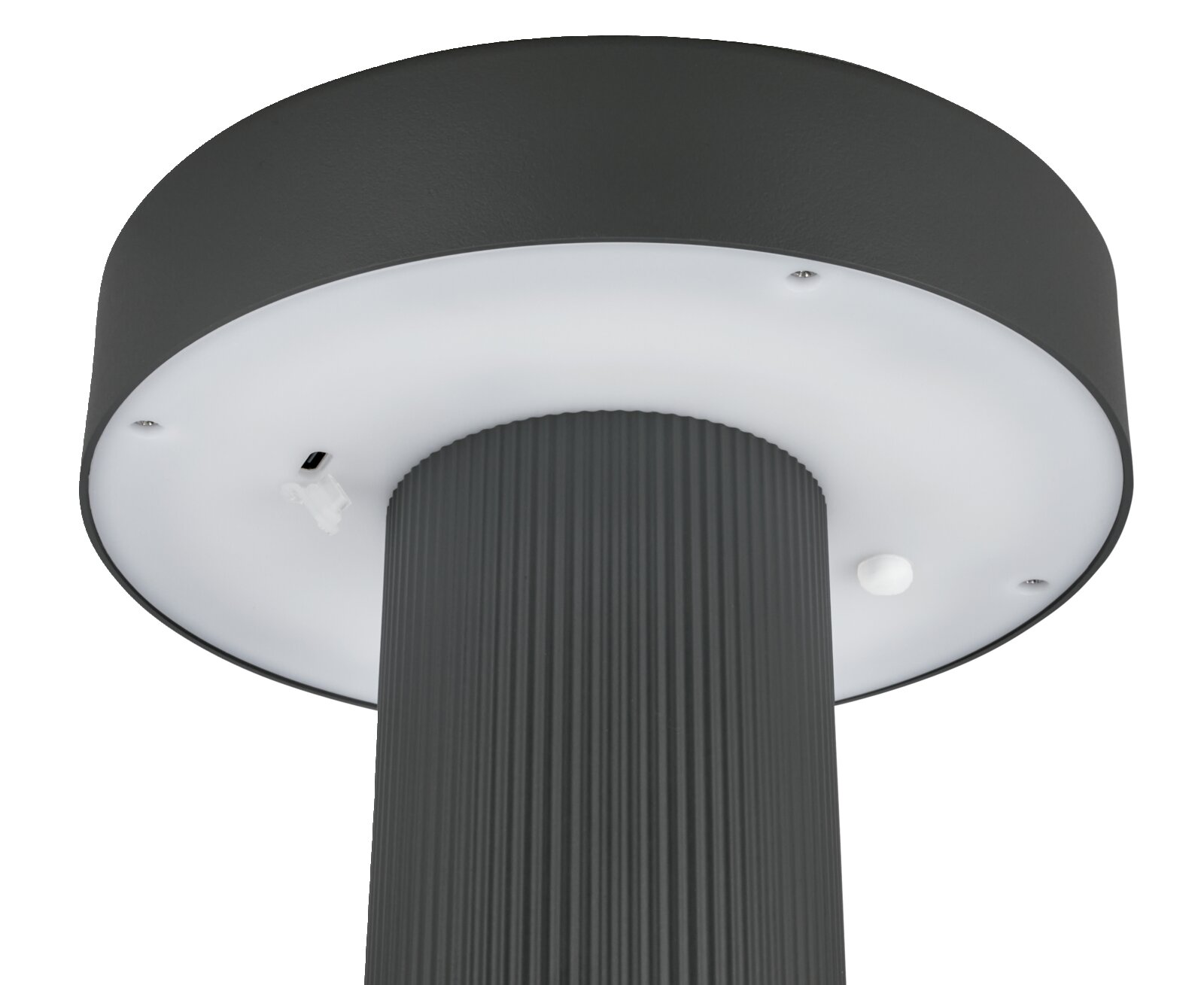 Onderaanzicht van een zwarte LED-buitenlamp met ronde kop, witte diffusor en geribbelde mast, gezien van onderaf