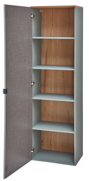 Offener Schrank mit vier Regalböden, graue Tür und Holzrückwand, seitliche Perspektive