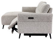 Seitenansicht eines modernen, hellgrauen Ecksofas mit verstellbarer Rückenlehne und schwarzen Beinen.