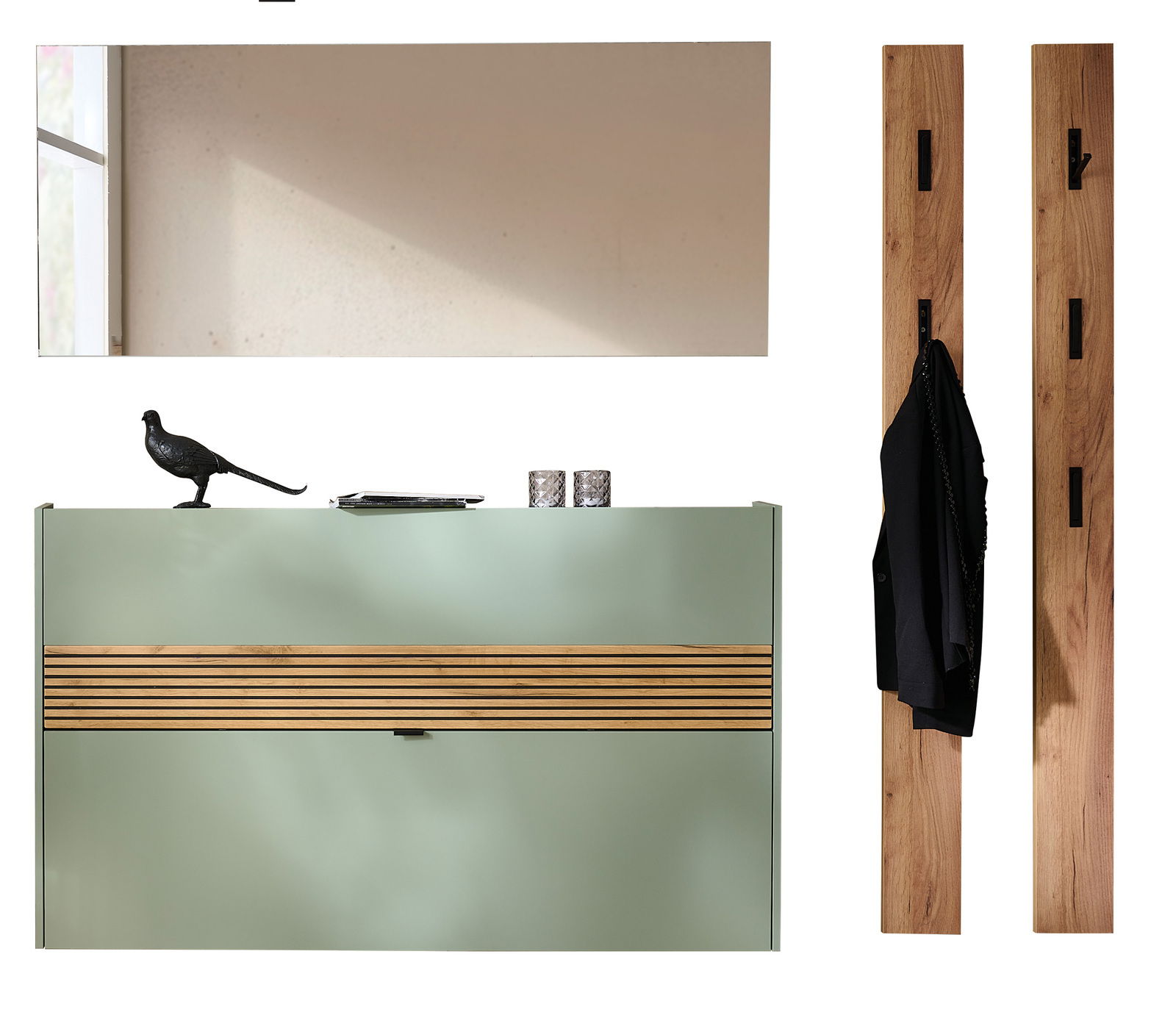 Garderoben-Set in Taupegrün mit Holzdetails, bestehend aus einem Spiegel, einer Kommode mit Dekoration und zwei Wandpaneelen mit Haken, frontal abgebildet.