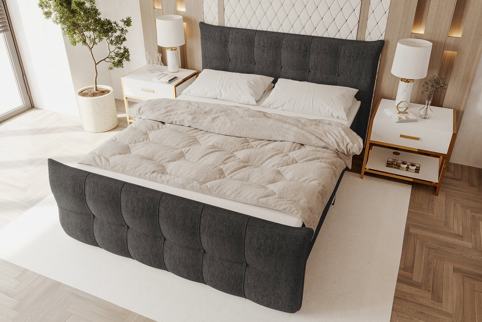 Modernes Polsterbett in Dunkelgrau mit gepolstertem Kopf- und Fußteil, weißer Bettwäsche und beiger Steppdecke, flankiert von zwei Nachttischen mit Lampen; Ansicht schräg von oben (3/4-Perspektive).