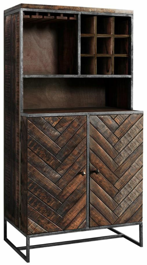 Barschrank aus Holz mit Fischgrätenmuster, offene Regale und Flaschenhalter, frontale Ansicht