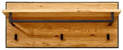 Garderobenpaneel aus Holz mit drei schwarzen Haken und einer Ablage, Ansicht von vorne.