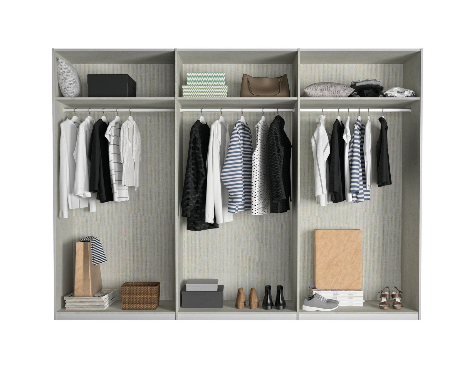 Offener Schwebetürenschrank mit drei Abschnitten, gefüllt mit Kleidung, Schuhen und Accessoires, frontal betrachtet.