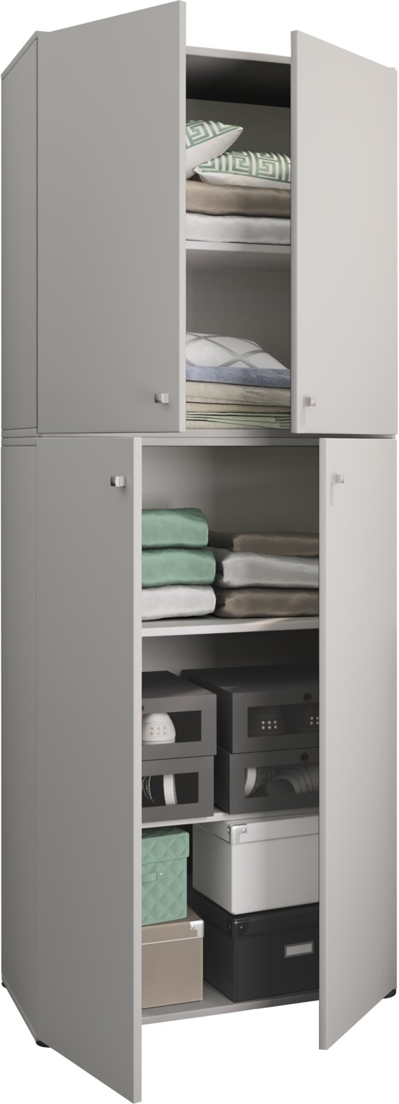 Hoher grauer Mehrzweckschrank mit geöffneten Türen, gefüllt mit gefalteten Textilien und Aufbewahrungsboxen, Frontansicht in leichter Schrägperspektive