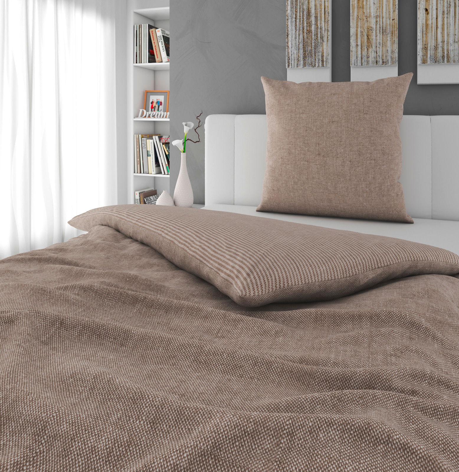 Gemütliches Schlafzimmer mit Wendebettwäsche in Erdtönen, seitliche Perspektive