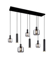 Moderne hanglamp met zeven hangende lampen in verschillende vormen, van zwart metaal en glas, zijaanzicht.