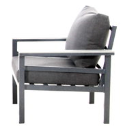 Moderner grauer Sessel aus Metall und Stoff, Seitenansicht