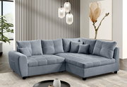Graues Ecksofa in modernem Wohnzimmer, Perspektive von vorne links