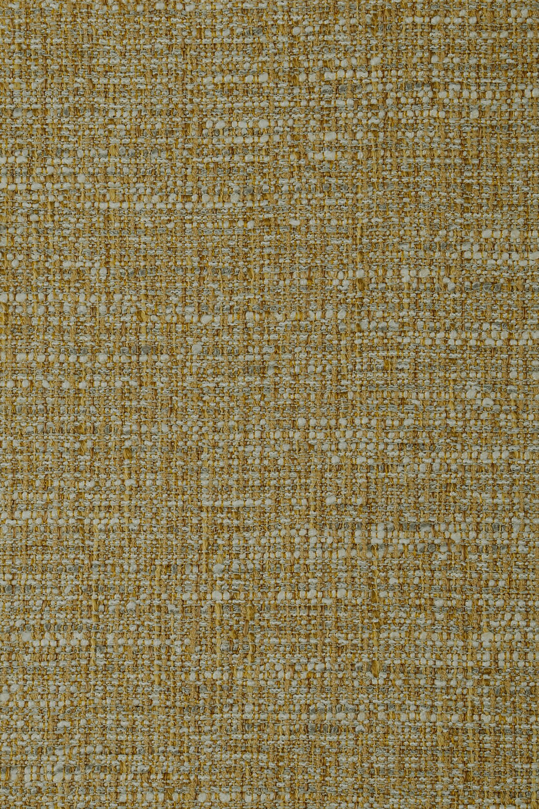 Nahaufnahme eines strukturierten, gewebten Stoffes in Gelb- und Grautönen, von oben betrachtet.
