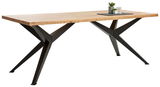 Moderner Esstisch mit Holzplatte und schwarzen Metallbeinen, seitliche Perspektive