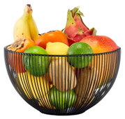 Obstkorb aus schwarzem Metall mit verschiedenen Früchten, seitliche Perspektive