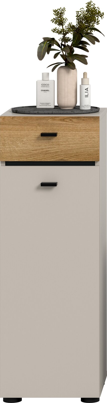 Modernes Nachttisch-/Sideboard in Weiß mit Holzschublade und schwarzem Griff, oben Tablett mit Vase und Kosmetikflaschen, frontal in leichter Aufsicht fotografiert