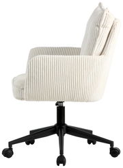 Seitenansicht eines weißen Drehstuhls mit geripptem Stoffbezug und schwarzem Fußgestell auf Rollen.