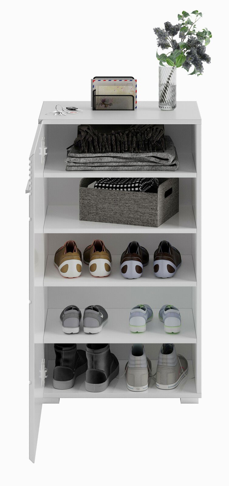 Weiße Garderobenkombination mit mehreren Regalböden, gefüllt mit Schuhen, einem Korb und gefalteten Textilien, aus frontaler Perspektive betrachtet.