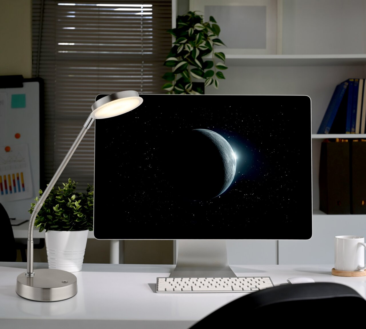 Globo Lighting LED-Tischleuchte SILVIO Moderne LED-Tischleuchte in einem Büro, seitliche Perspektive