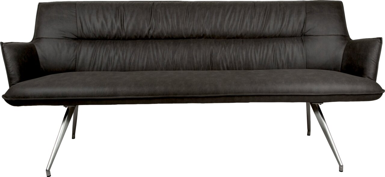 Dunkelgraues Sofa mit gepolsterter Rückenlehne, Armlehnen und schrägen Metallfüßen, frontal aus der Vorderansicht freigestellt auf weißem Hintergrund