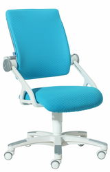 Moderner blauer Drehstuhl mit ergonomischem Design, seitliche Perspektive