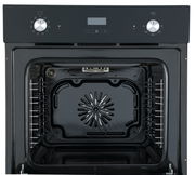 Frontansicht eines modernen Backofens mit geöffneter Tür, schwarzes Design, zwei Drehknöpfe und digitales Display.