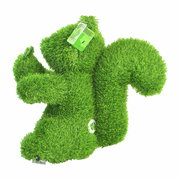 Grüne Eichhörnchen-Gartenfigur aus Kunstgras, seitliche Perspektive