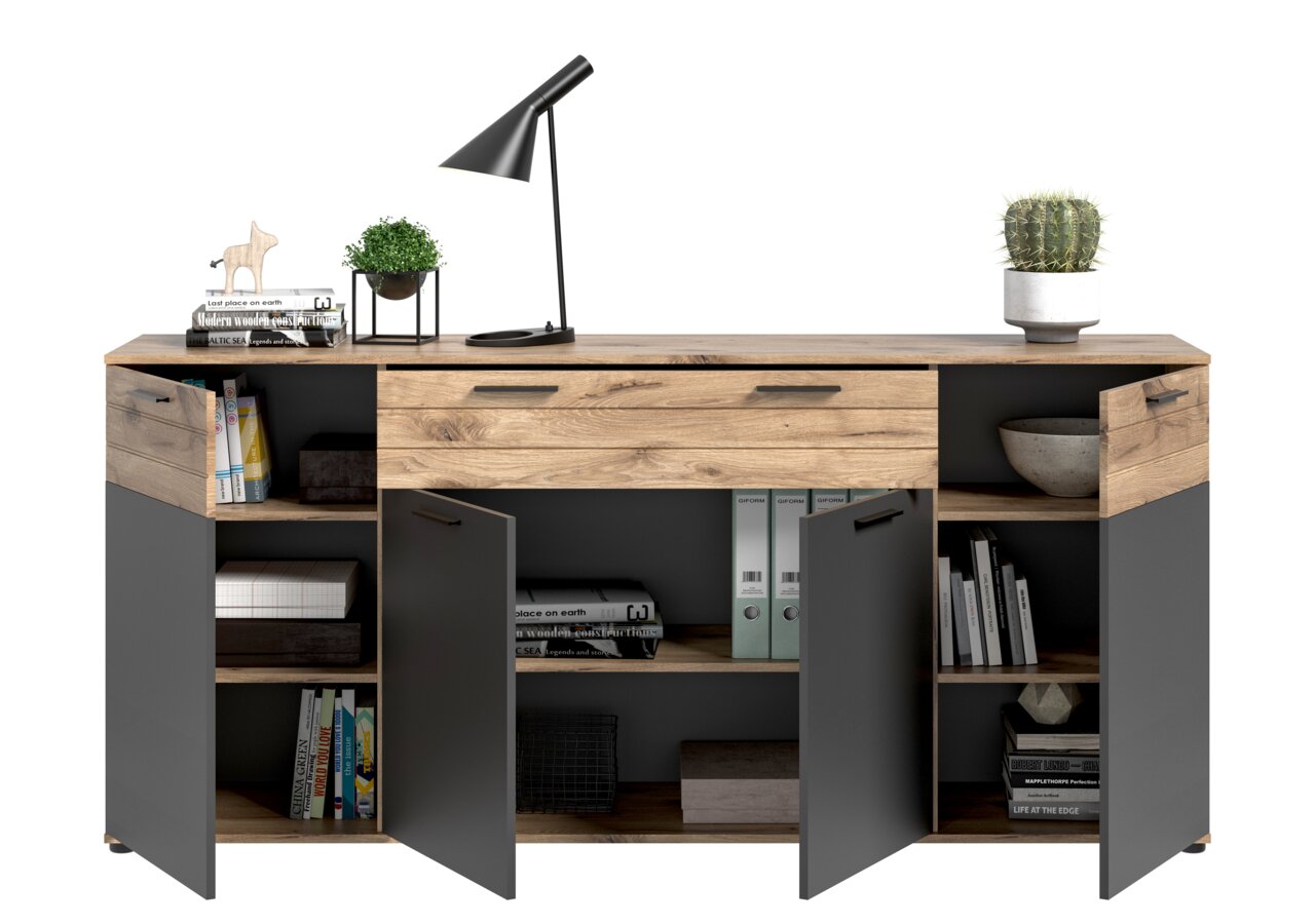 Modernes Sideboard mit Holz- und Grautönen, dekoriert mit Pflanzen und Büchern, aus frontaler Perspektive.