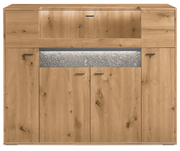 Frontansicht eines modernen Highboards aus hellem Holz mit mehreren Türen und einer dekorativen Steinleiste.