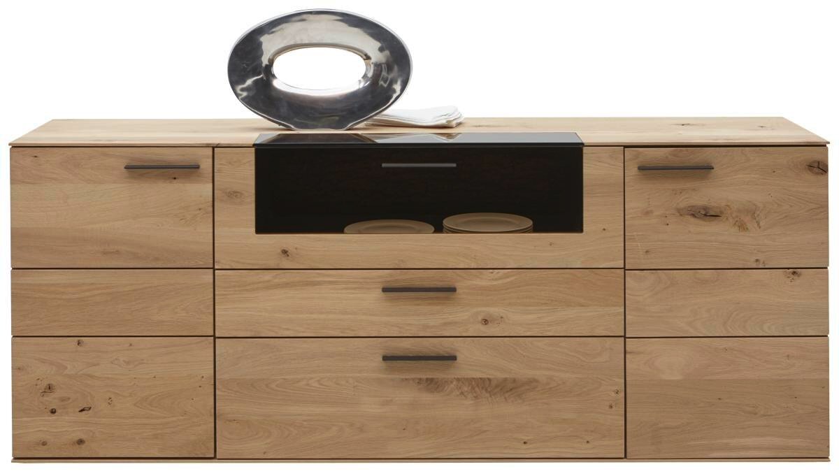 Valnatura Sideboard LAVIA Frontale Ansicht eines modernen Sideboards aus Holz mit mehreren Schubladen und Fächern, dekoriert mit einem silbernen Dekorationsobjekt auf der Oberseite.
