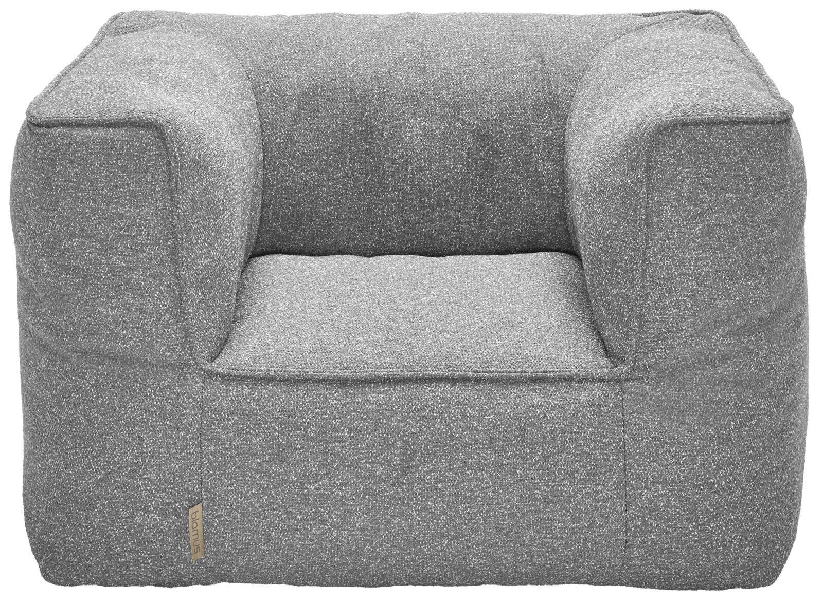 blomus Outdoorfauteuil GROW Grijze, gestoffeerde loungestoel met brede armleuningen en een gestructureerd stoffen oppervlak, van voren gefotografeerd.