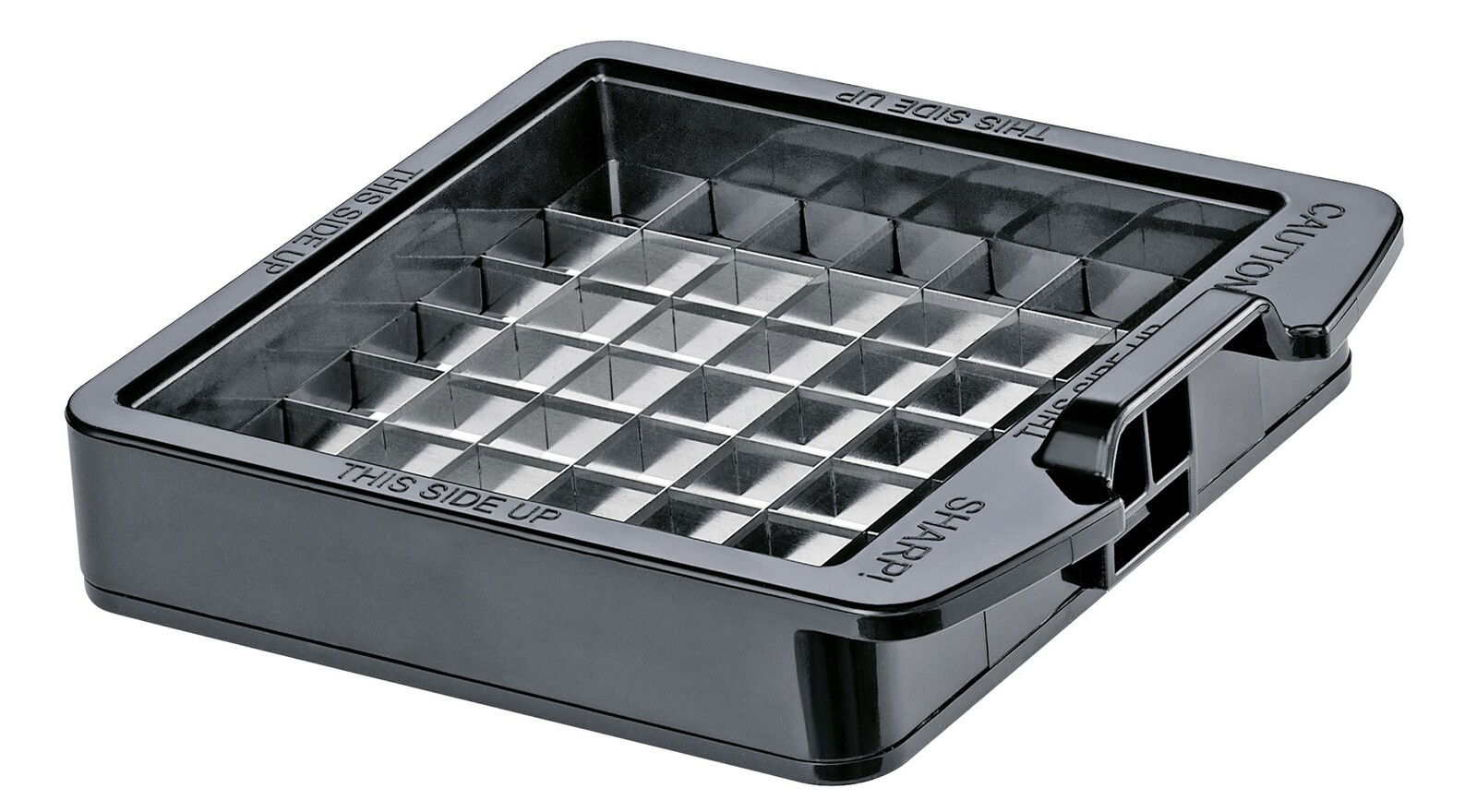 Nahaufnahme eines Zwiebel- und Gemüsewürflers mit scharfen Klingen und schwarzem Rahmen, von oben betrachtet.