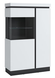 Moderne Highboardvitrine in Weiß mit Glasregal, seitliche Perspektive