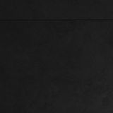 Draufsicht auf eine schwarze Tischplatte eines Gartentisches.