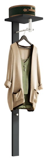 Moderne Garderobe mit Hutablage, Kleiderhaken und Mantel, seitliche Perspektive