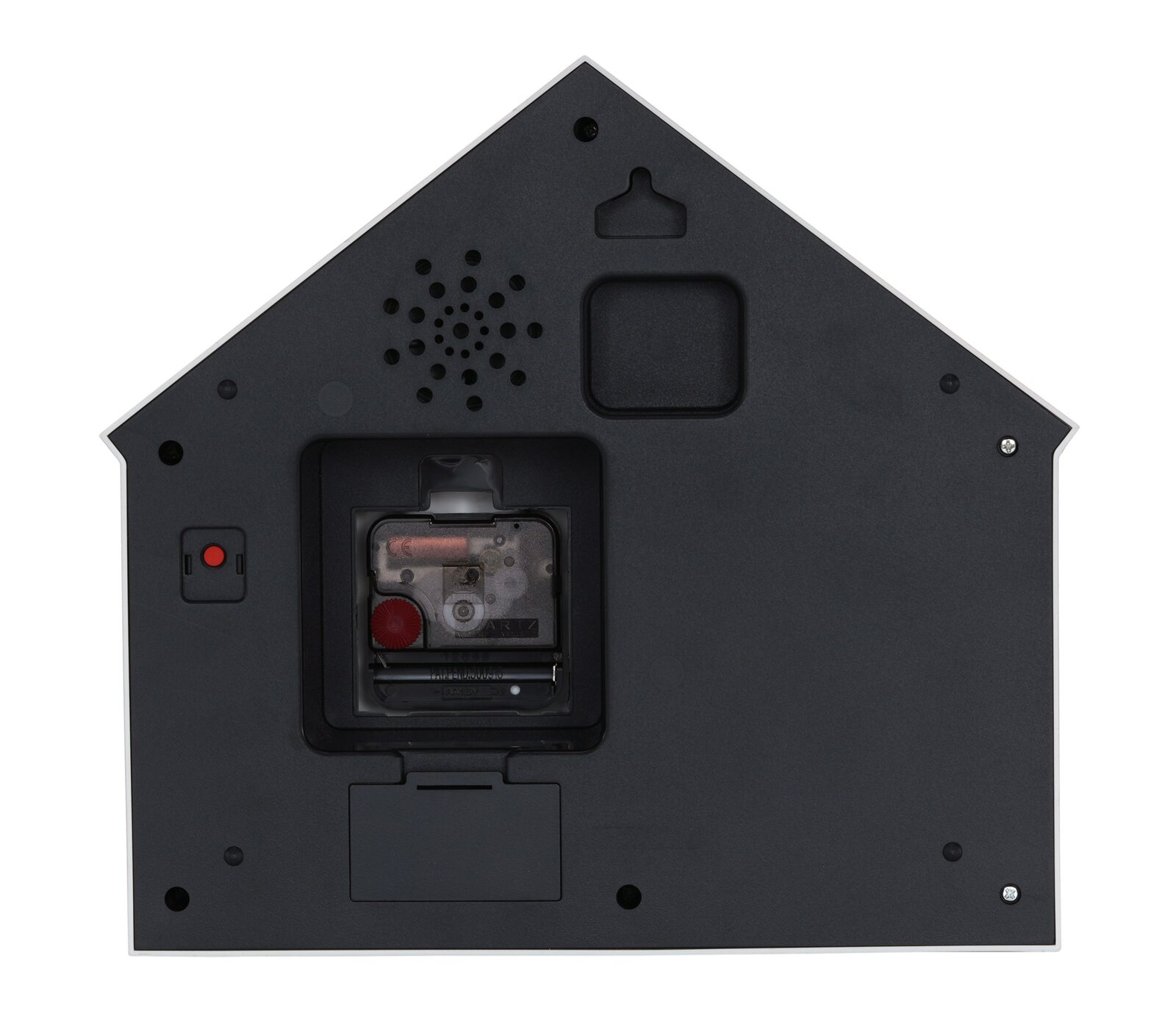 Achterkant van een wandklok in de vorm van een huisje, met zichtbaar uurwerk en batterijvak.