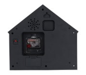 Achterkant van een wandklok in de vorm van een huisje, met zichtbaar uurwerk en batterijvak.