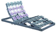 Verstellbarer Systemrahmen 90x200 mit ergonomischen Tellerelementen in seitlicher Perspektive