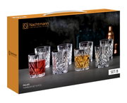 Nachtmann Palais-set met tumblerglazen (8 stuks) in de verpakking, schuin van linksvoor gefotografeerd, met afgebeelde kristallen whiskyglazen met geslepen patroon