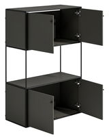 Schwarzes Highboard mit vier offenen Türen, seitliche Perspektive