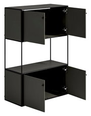 Schwarzes Highboard mit vier offenen Türen, seitliche Perspektive